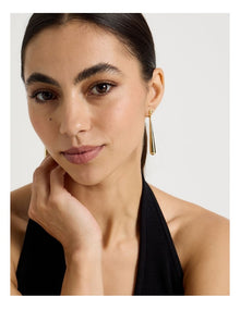 Metal Tear Drop Earring in Gold
