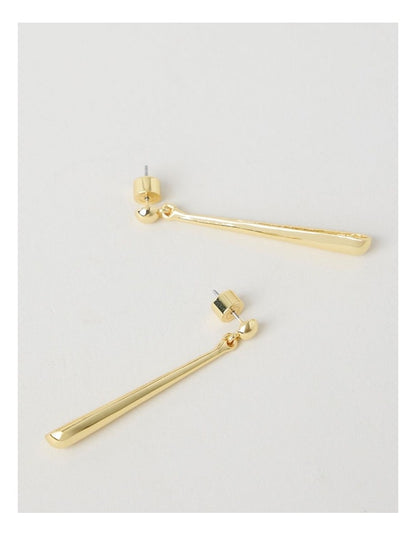 Metal Tear Drop Earring in Gold