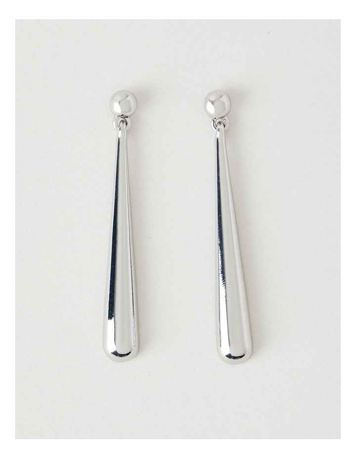 Metal Teardrop Earrings in Silver
