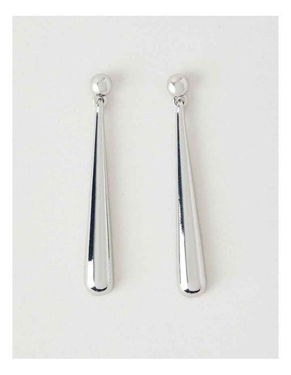 Metal Teardrop Earrings in Silver