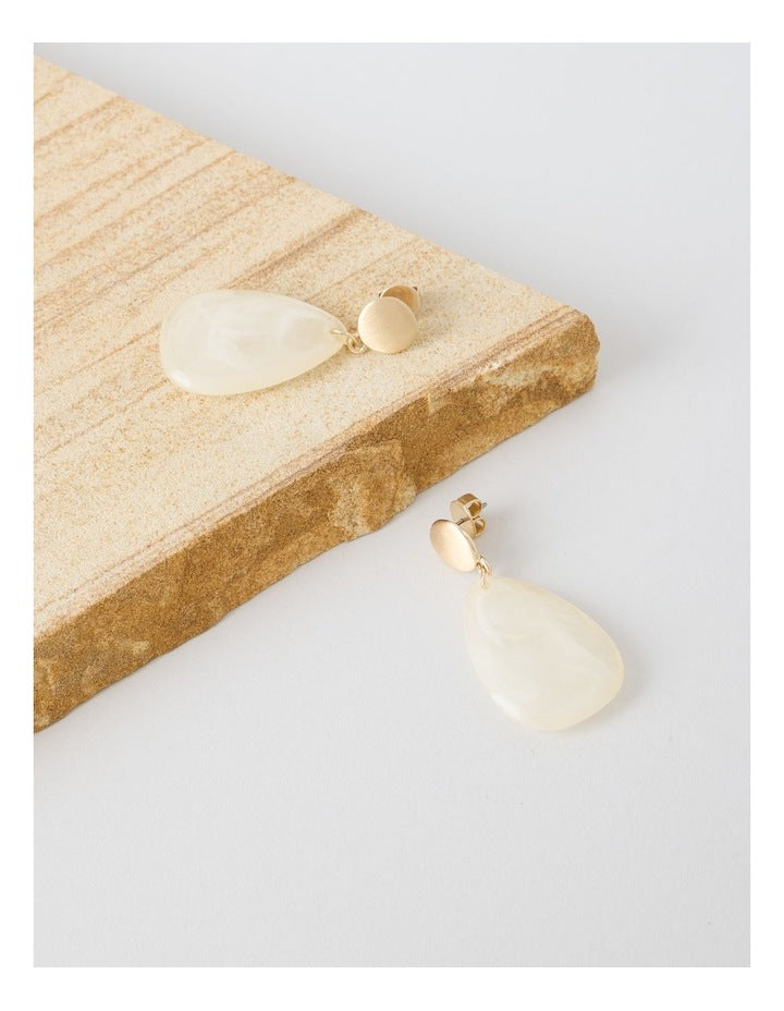 Smooth Resin Drop Earrings in Gold