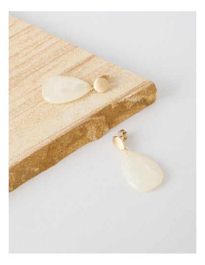 Smooth Resin Drop Earrings in Gold