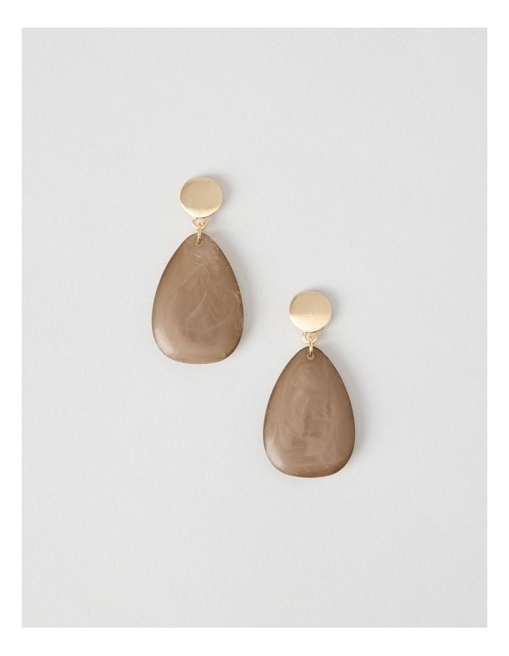 Smooth Resin Drop Earrings in Tannin