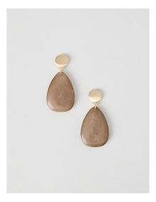 Smooth Resin Drop Earrings in Tannin