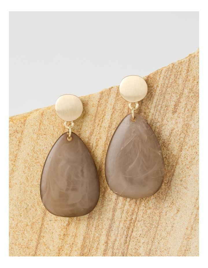 Smooth Resin Drop Earrings in Tannin