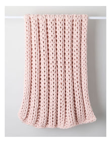 Chunky Knit Throw in Pink