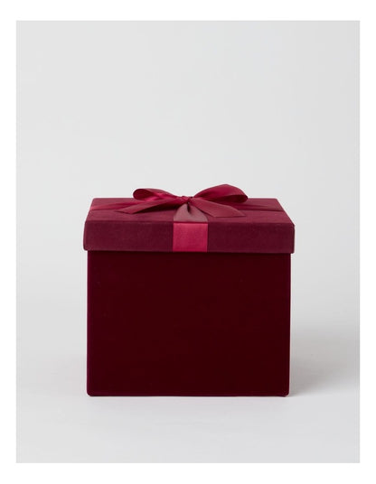Heirloom Christmas Velvet Medium Gift Box in Red: 19cm