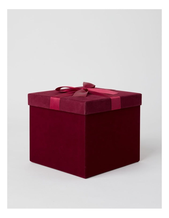 Heirloom Christmas Velvet Medium Gift Box in Red: 19cm