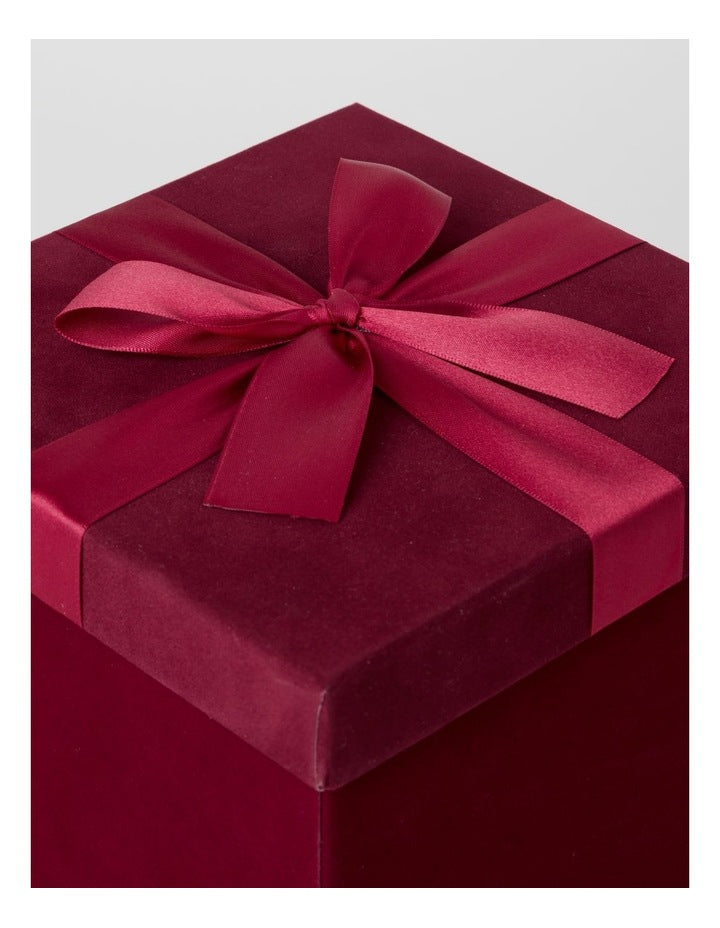 Heirloom Christmas Velvet Medium Gift Box in Red: 19cm