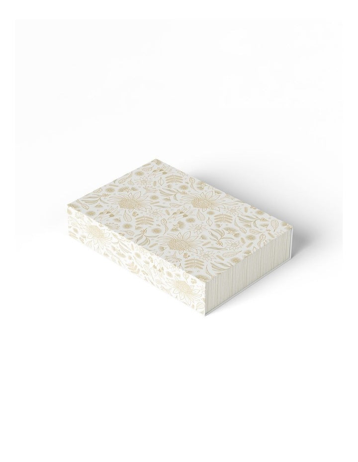 Medium Magnetic Gift Box in Botanic On White