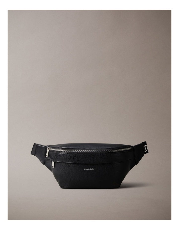Raised Waist-bag in black