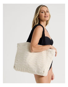 Wave Beach Bag in Cream