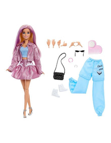 Barbie Deluxe Style Doll with 4 Fashions