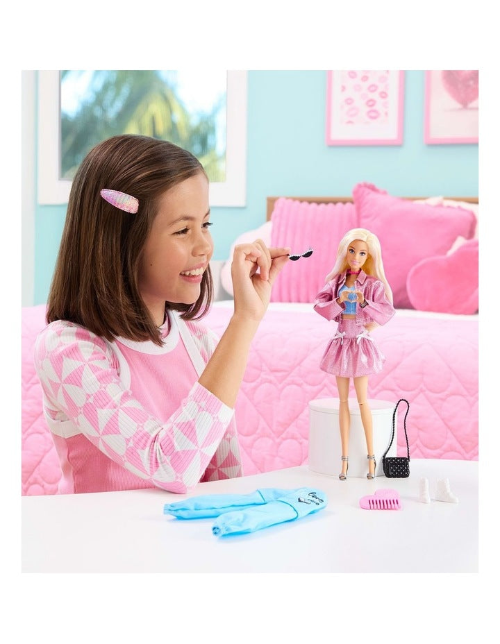 Barbie Deluxe Style Doll with 4 Fashions