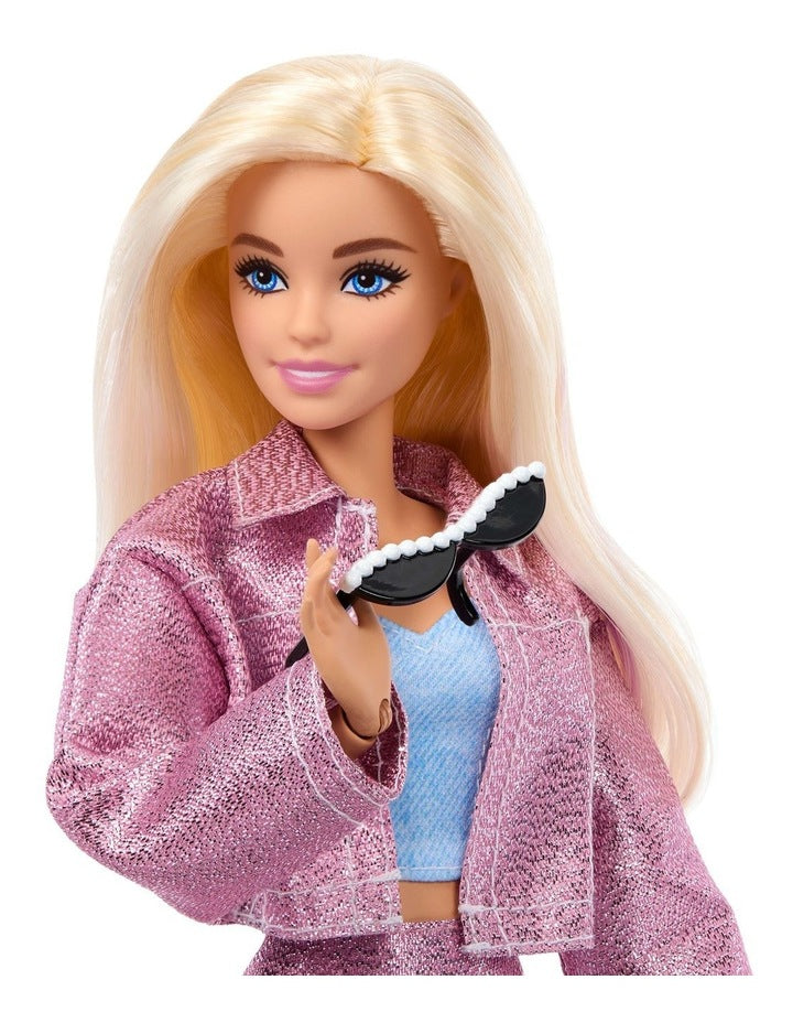 Barbie Deluxe Style Doll with 4 Fashions