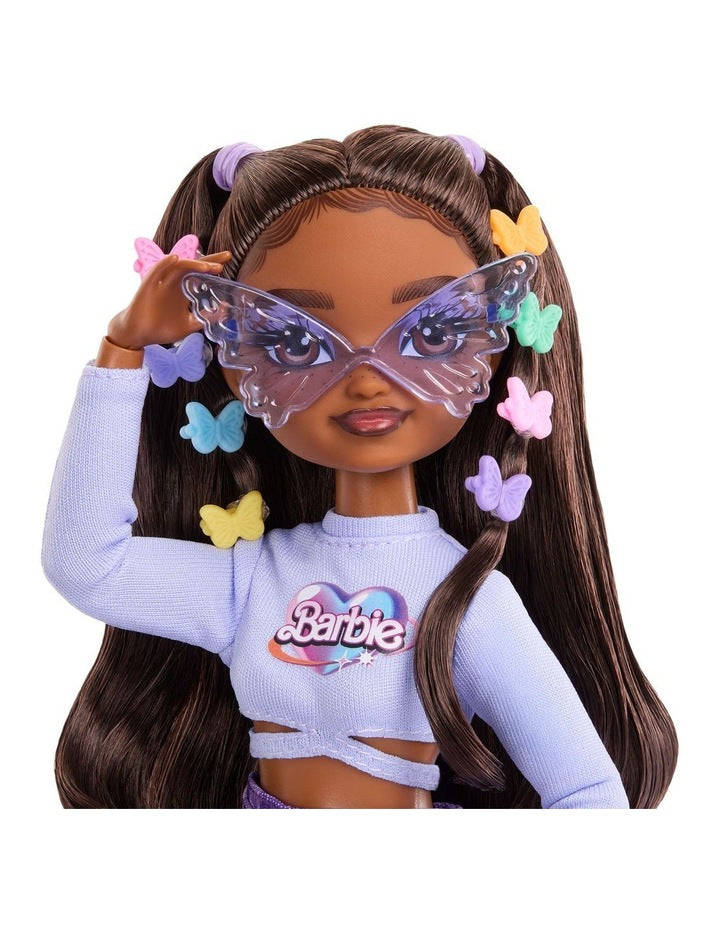Barbie Dream Besties Weekend Getaway Brooklyn Fashion Doll with 7 Travel Themed Accessories