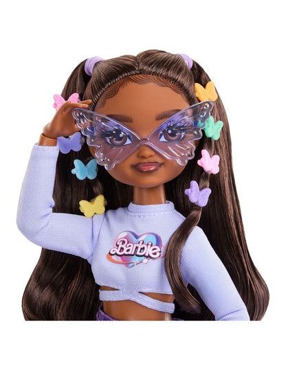 Barbie Dream Besties Weekend Getaway Brooklyn Fashion Doll with 7 Travel Themed Accessories