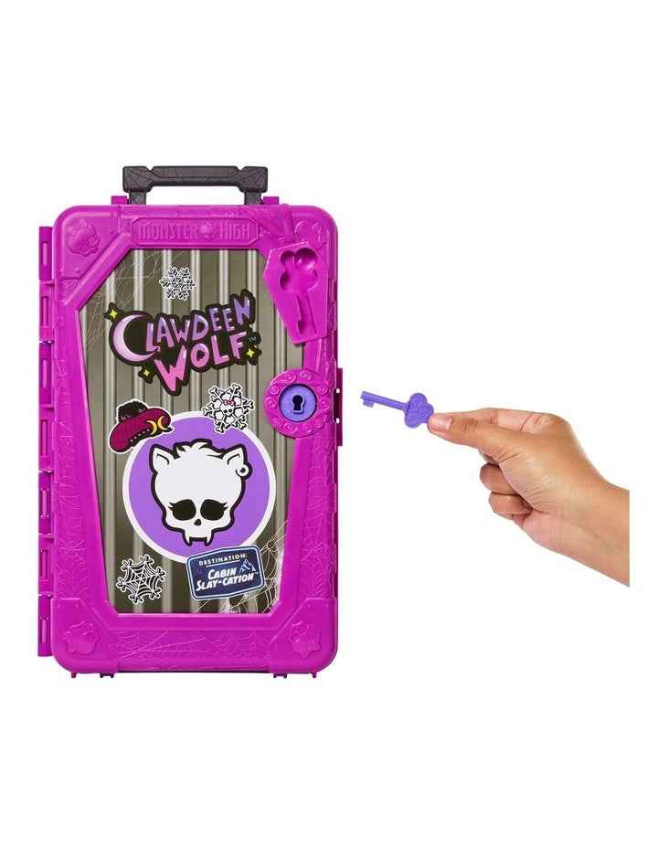 Monster High Skulltimate Secrets Cabin Slay-cation Playset, Clawdeen Wolf Doll and Accessories