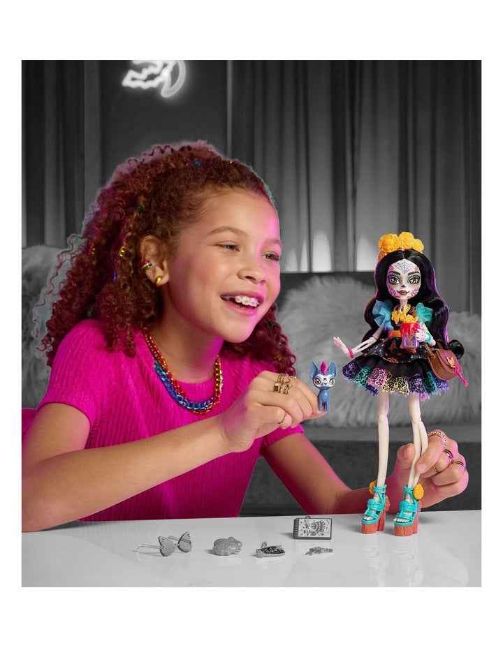 Monster High Skelita Calaveras Fashion Doll in Ruffled Dress with Pet Candelita and 7 Accessories