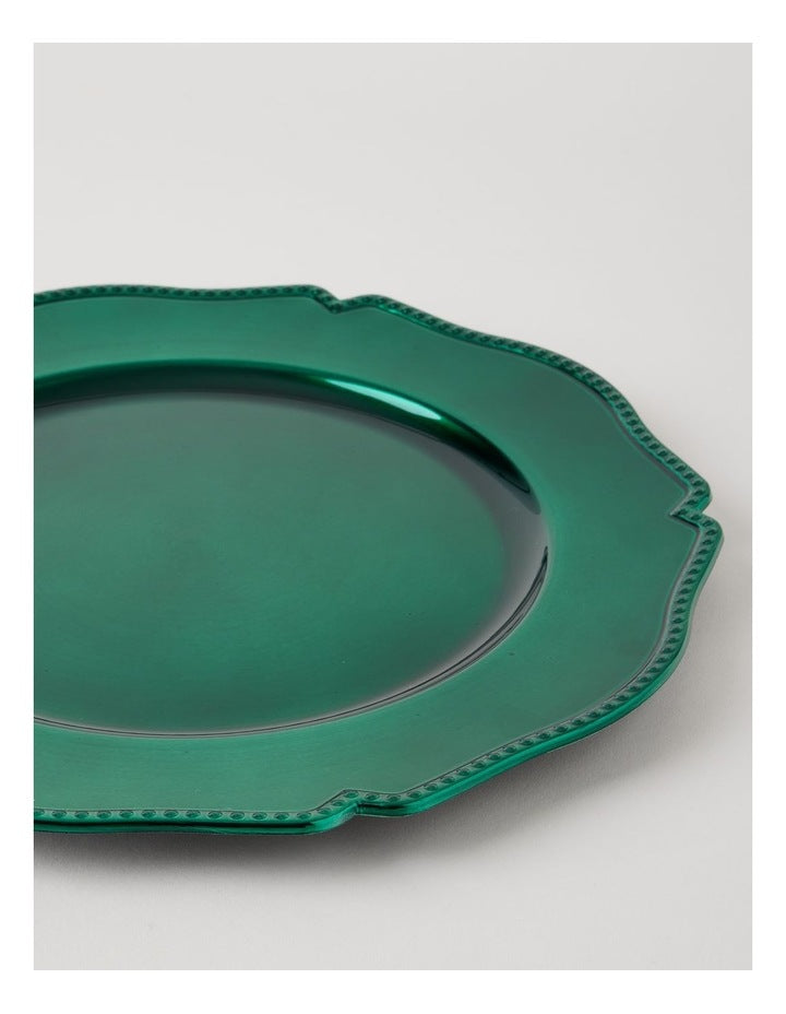Heirloom Scalloped Charger Plate Set of 4 in Green