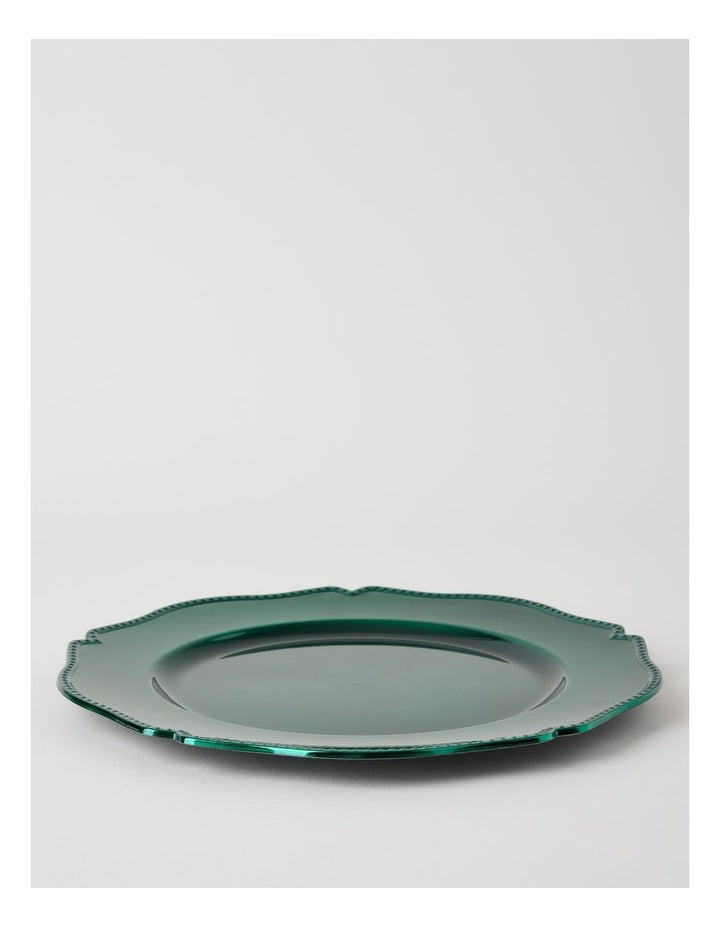 Heirloom Scalloped Charger Plate Set of 4 in Green