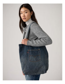 Levis Tote in Laid In The Meadow