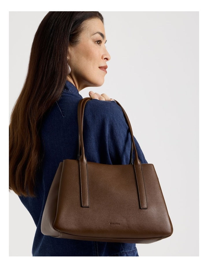 Linda Shoulder Bag in Tan