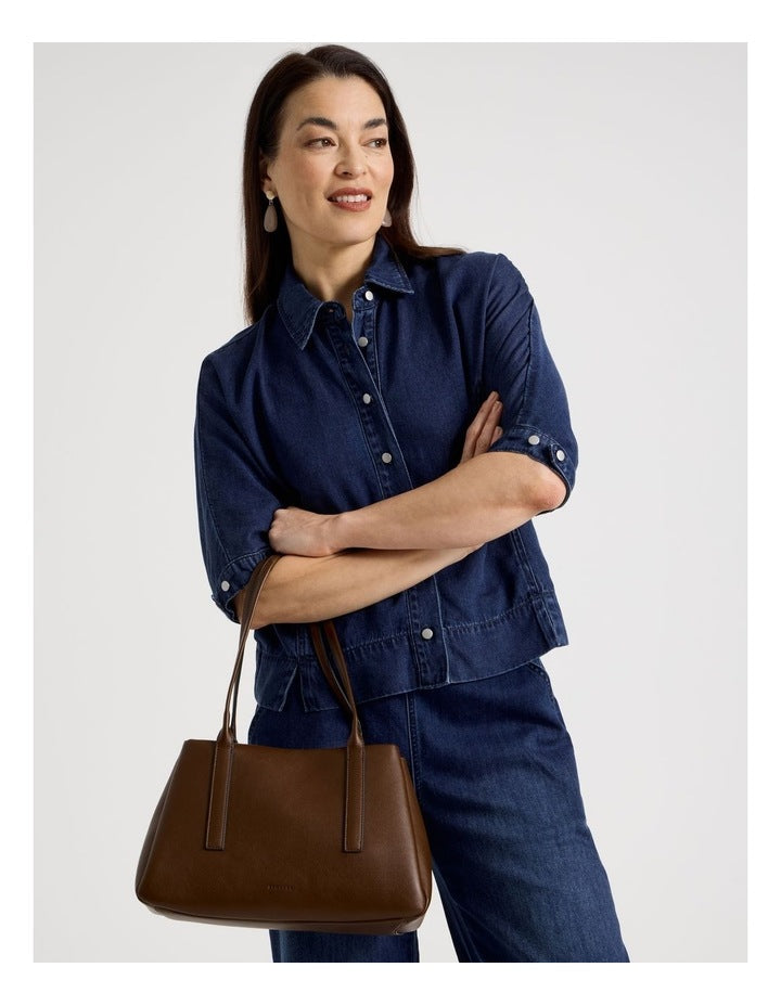 Linda Shoulder Bag in Tan