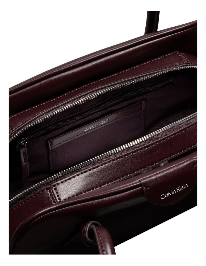 Emblem Trio Shoulder Bag in Fudge