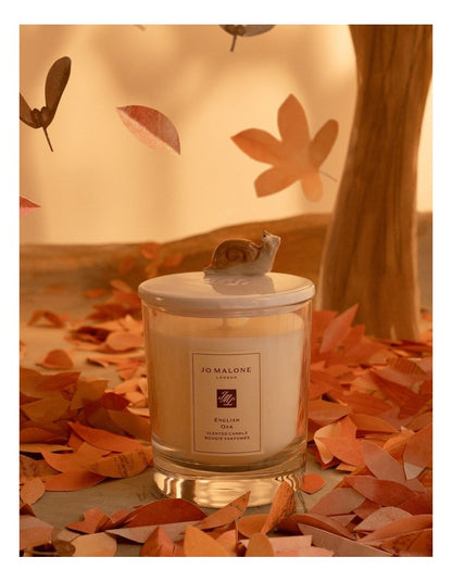 English Oak Classic Candle - Snail Lid Edition 200g