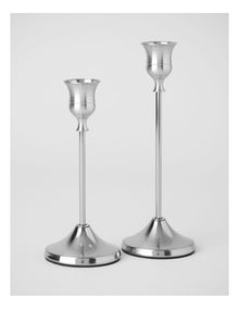 Set of 2 Candleholders in Silver: 19 and 16cm