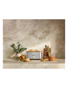 The Toast Select Luxe 4 Slice Long Slot in Brushed Stainless Steel Brass BTA740BSB2IAN1