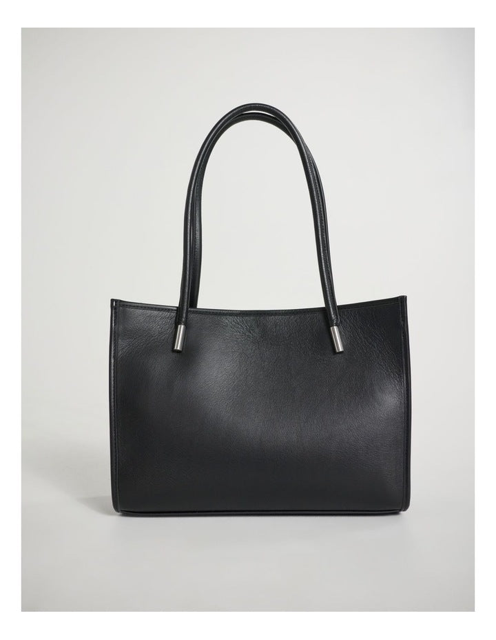 Sally Leather Shoulder Bag in Black