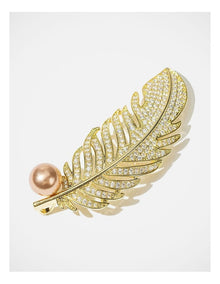 Barcs Golden Spring Brooch in Gold