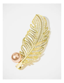 Barcs Golden Spring Brooch in Gold