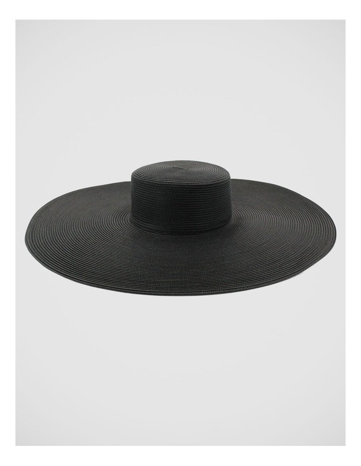Hm761 Savannah Racewear Hat in Black
