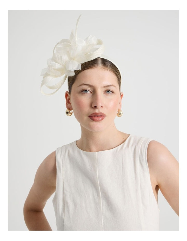 Fascinator in Ivory