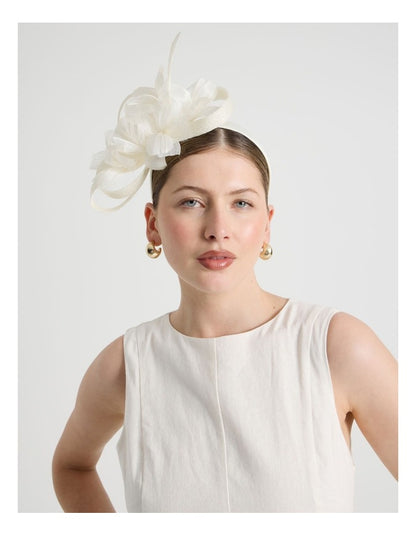 Fascinator in Ivory