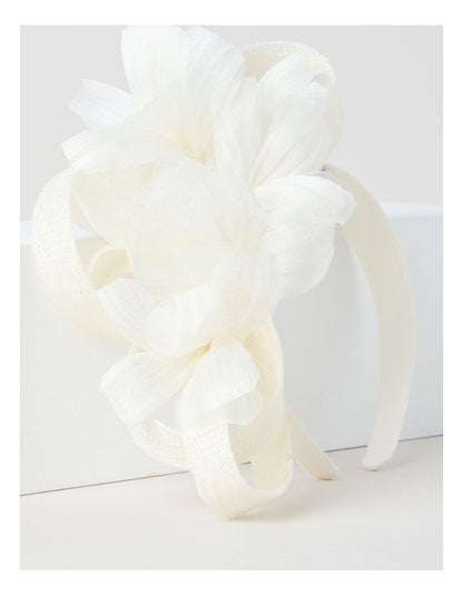 Fascinator in Ivory