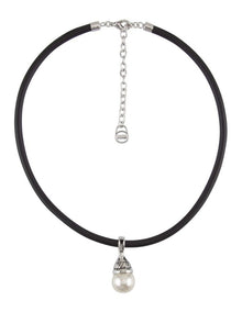 Baroque O Ring Pendant Necklace in Ivory