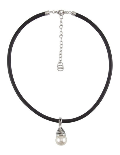 Baroque O Ring Pendant Necklace in Ivory