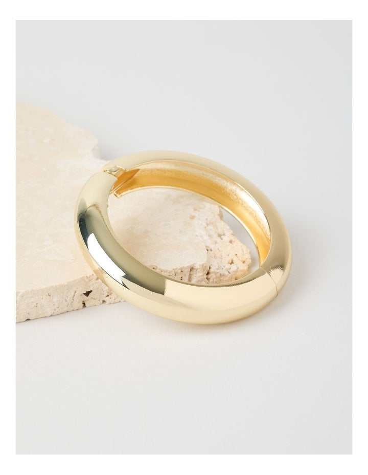 Smooth Hinged Bangle in Gold