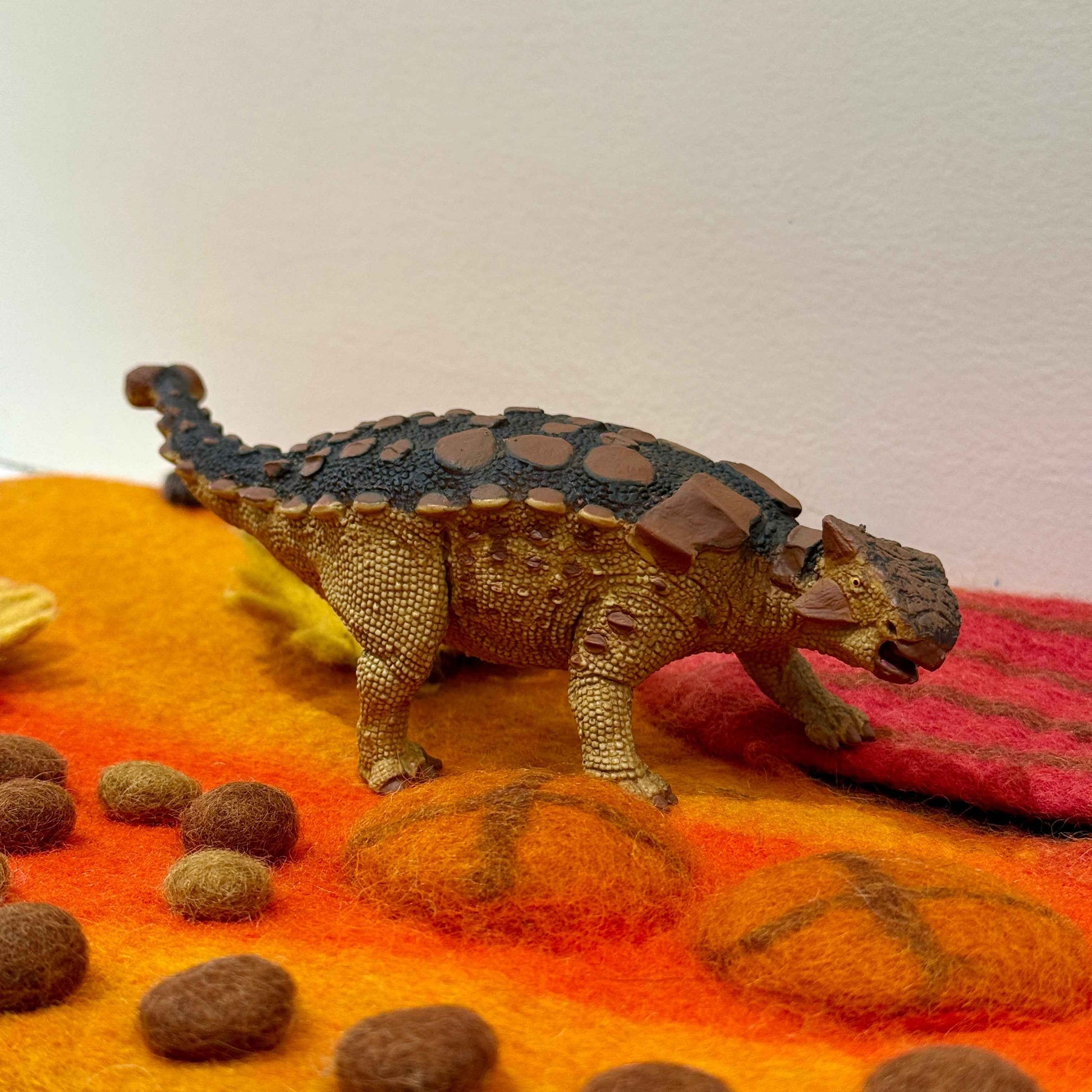 Ankylosaurus Large Figurine by Safari Ltd Dinosaur & Prehistoric World Collection Animal Figurines Dinosaur and Dragon Theme 3yrs+