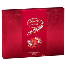 Lindt LINDOR Milk Chocolate Gift Box 235g