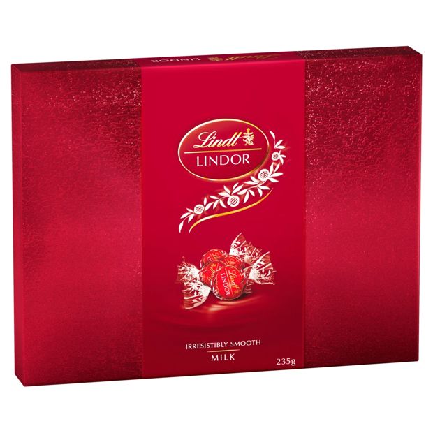 Lindt LINDOR Milk Chocolate Gift Box 235g