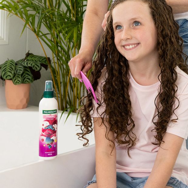 Palmolive Fashion Girl Detangling Spray - Rose Kisses