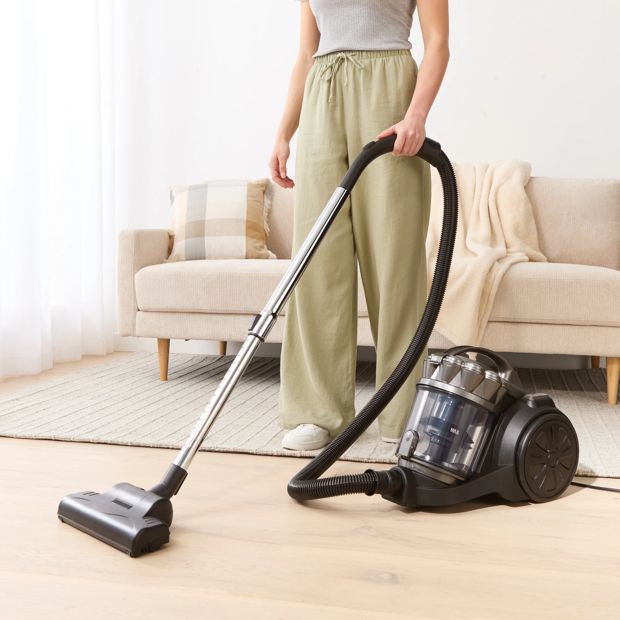 Bagless Vacuum, 2400W - Anko