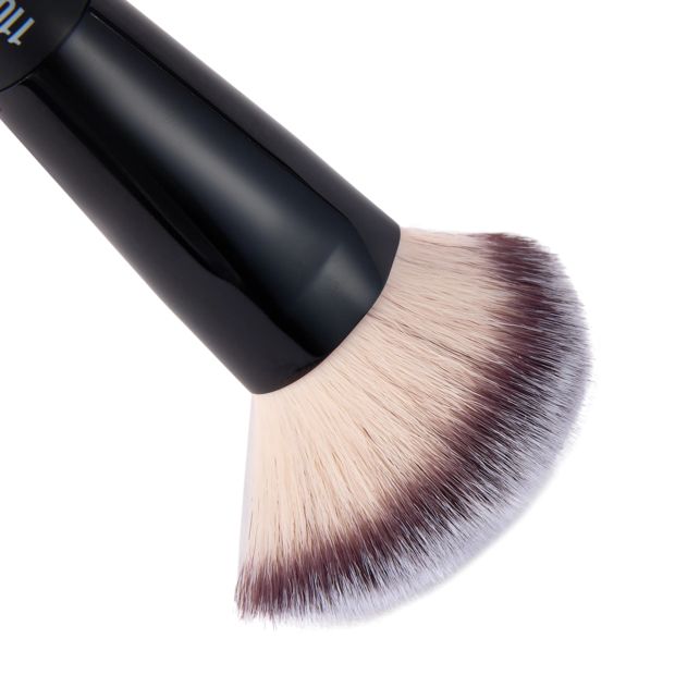 Angled Powder Brush, Black - OXX Cosmetics