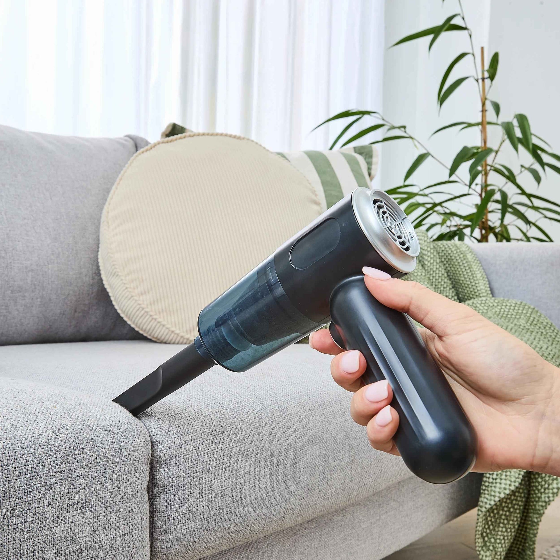 Mini Vacuum Cleaner - Black