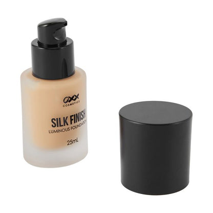 Silk Finish Luminous Foundation, Golden 6.25 - OXX Cosmetics